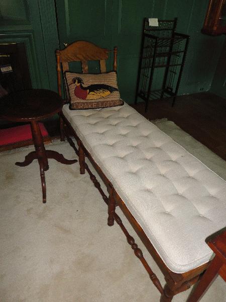 William and Mary style day bed