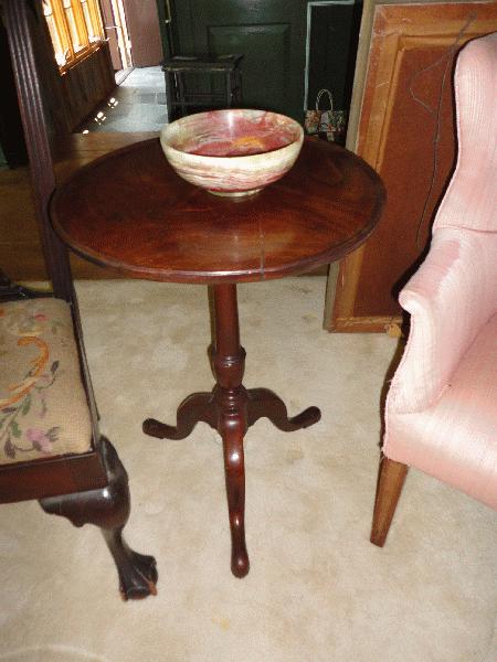 dish top Queen Anne tea table